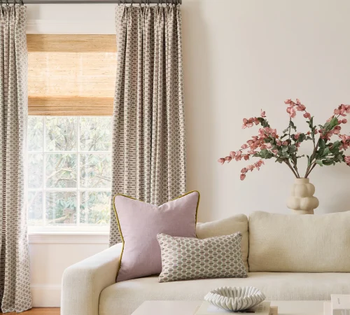 WhiteCouch_23515711-2447-49cc-ab59-cd2b3576fd5a